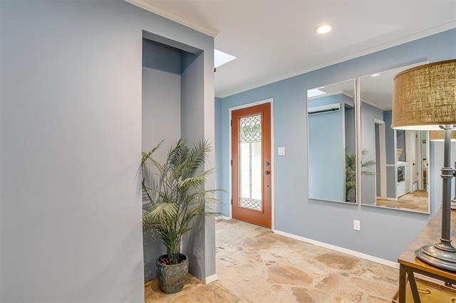 Building Photo - 520 Deer Trail