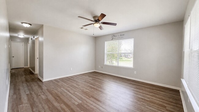 Building Photo - 9406 Alcala