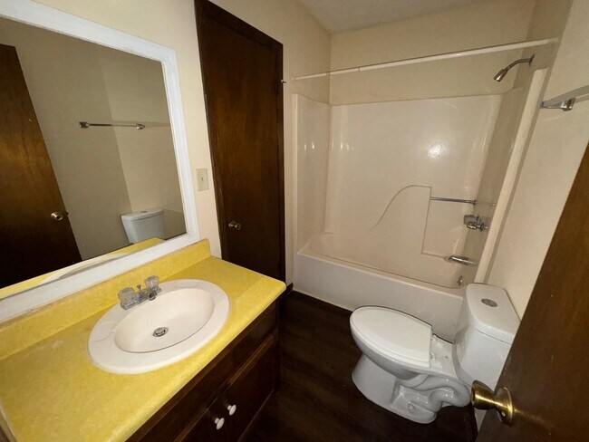 Building Photo - 125 Williamson St