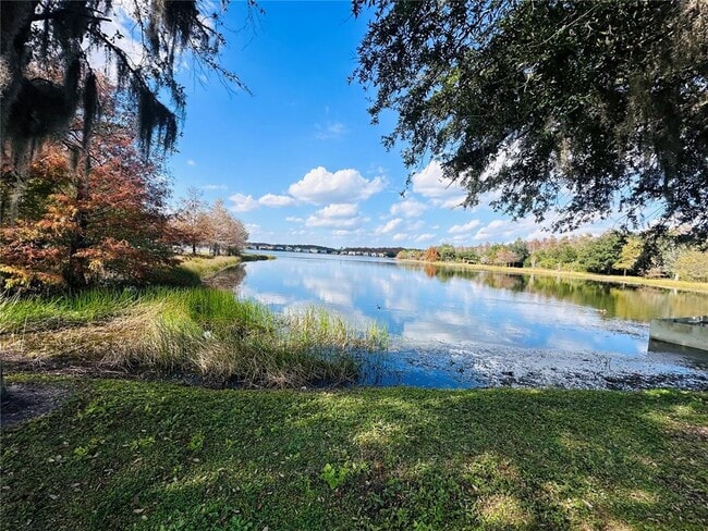 Building Photo - 10801 Spider Lily Dr