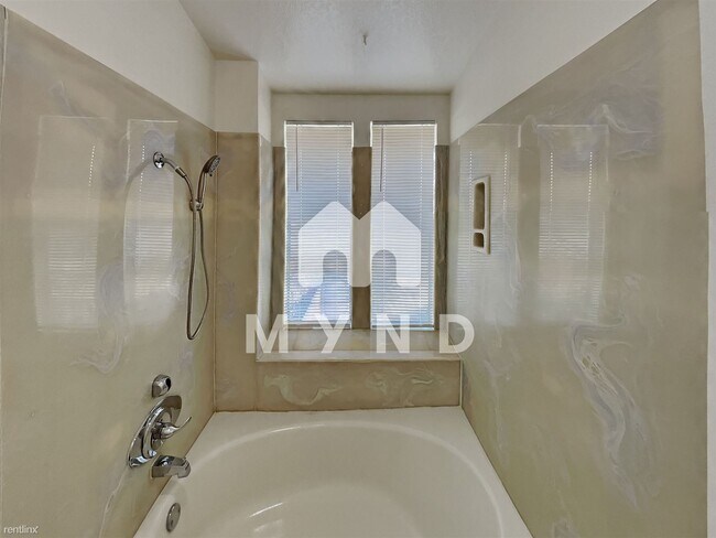 Building Photo - 3 br, 2.5 bath Townhome - 34320 Gadwall Cmn