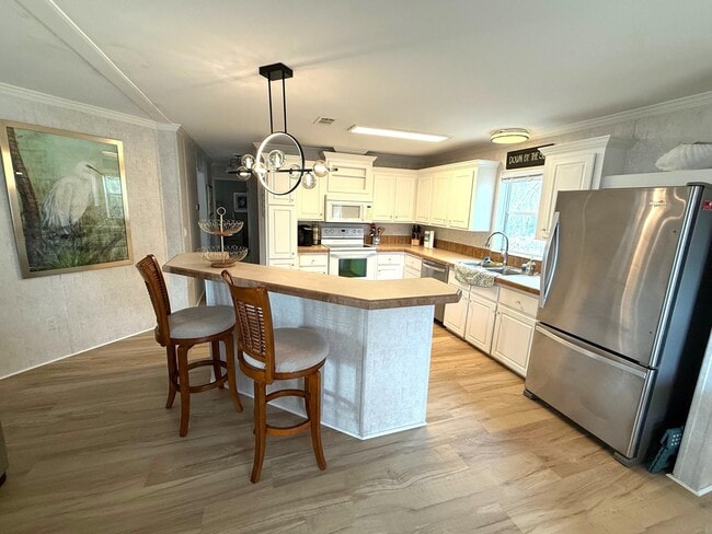 Building Photo - 292 Majorca Rd