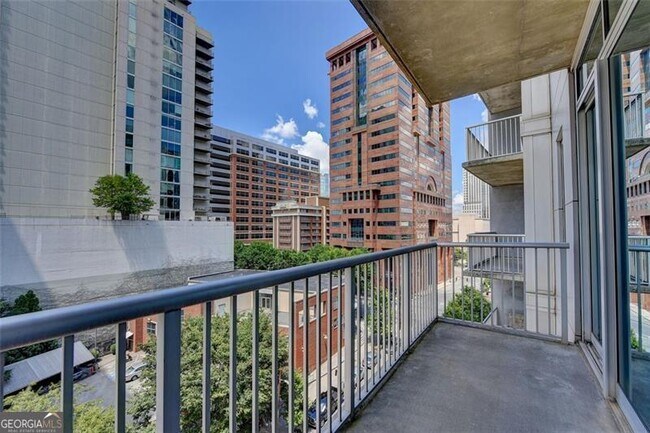 Building Photo - 44 Peachtree Pl NE