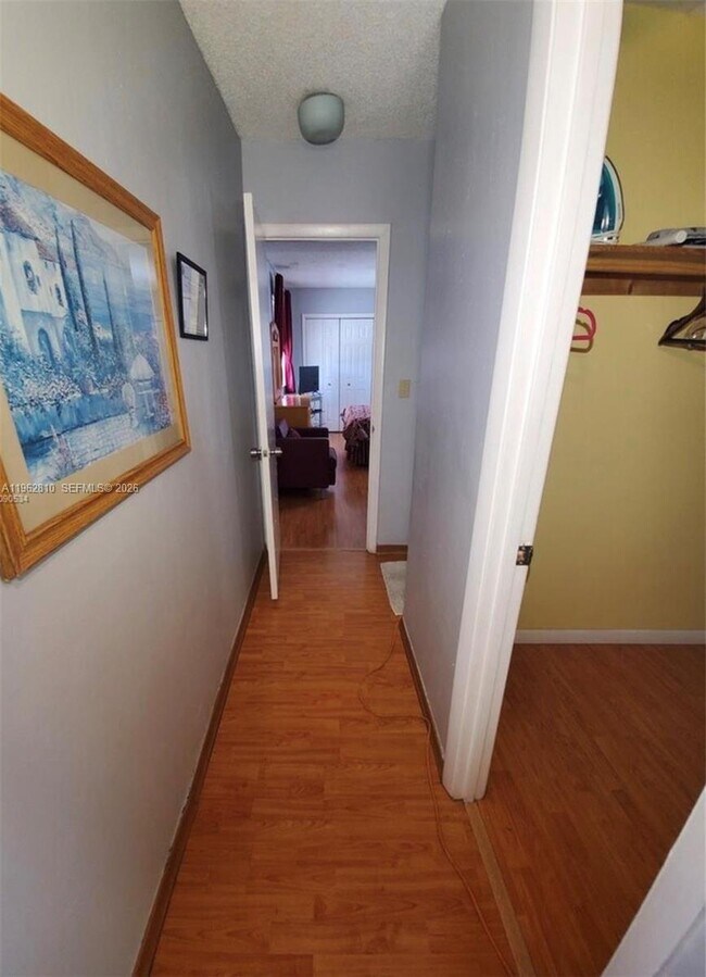 Building Photo - 2820 SW 95th Ave