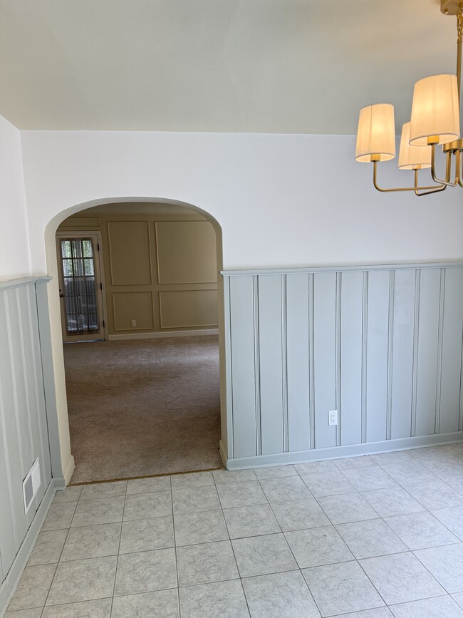 Building Photo - 5313 Raywood Rd