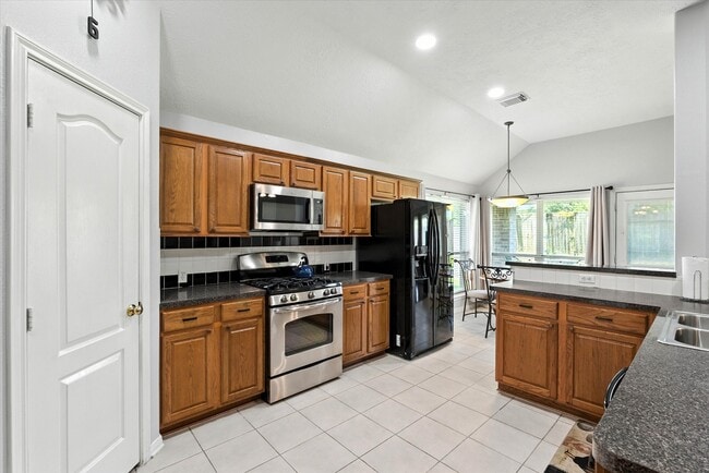 Building Photo - 16626 Bluefin St