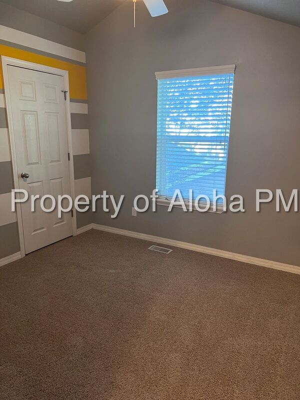 Building Photo - 1803 S Broxon St