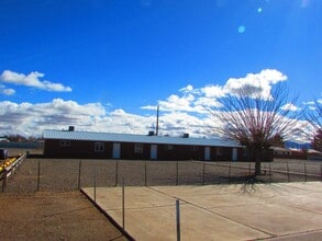 Building Photo - 2 Bedroom - 1 Bath Fully Furnished Apartment
