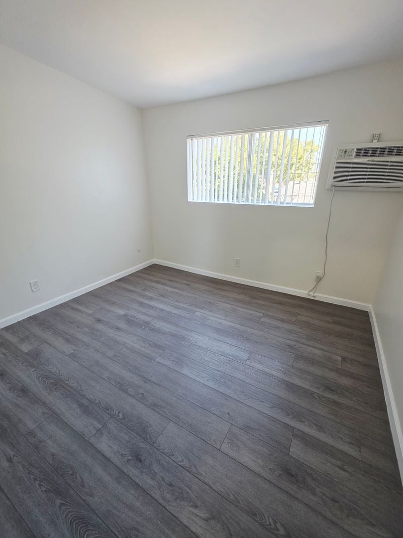 Building Photo - 124 N Brighton St