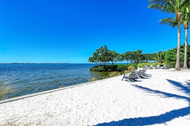 Building Photo - 367 Compass Point Dr