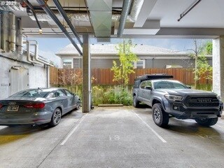 Building Photo - 2530 SE 26th Ave