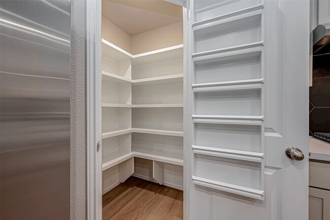 Building Photo - 8539 Int'l Fls Dr