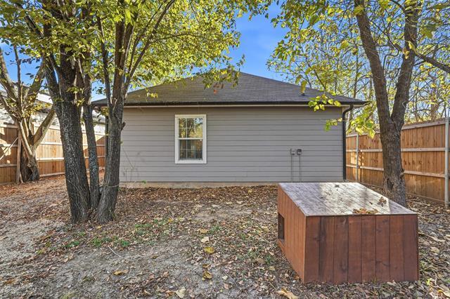 Building Photo - 124 Chris Dr