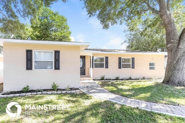 Building Photo - 701 Brookside Dr