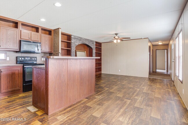 Building Photo - 5010 Rutten Rill Rd