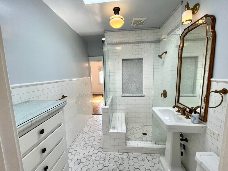 Bathroom - 3218 E 2nd St