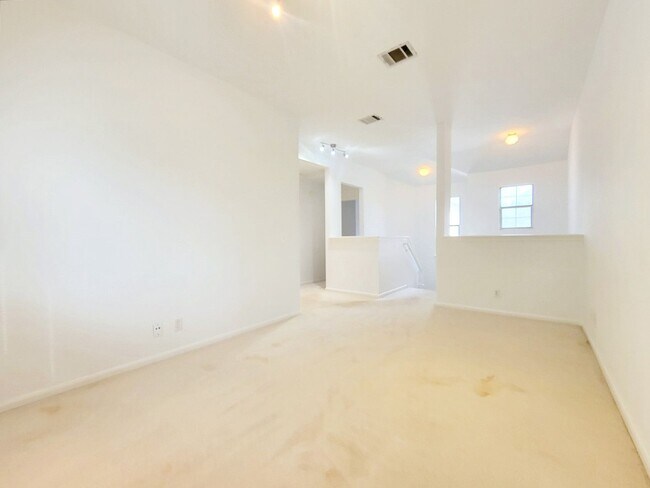 Building Photo - Beautiful 3/BR 2.5/BA Home for Rent in Austin!