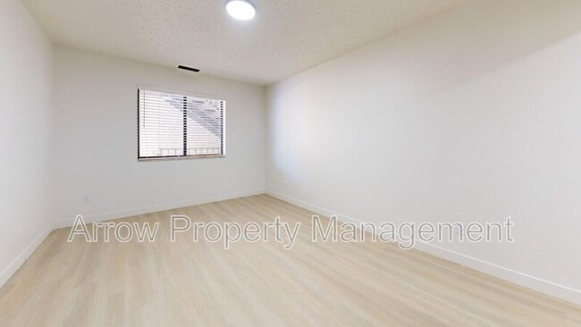 Building Photo - 203 E Arbor Ave