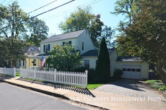 Building Photo - 3314 22nd St N