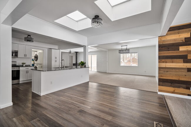 Building Photo - 41831 Glen Arbor St