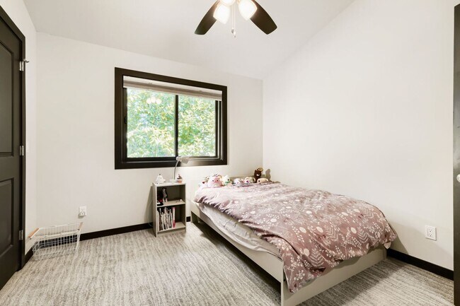 Building Photo - Cedar Park Furnished Home