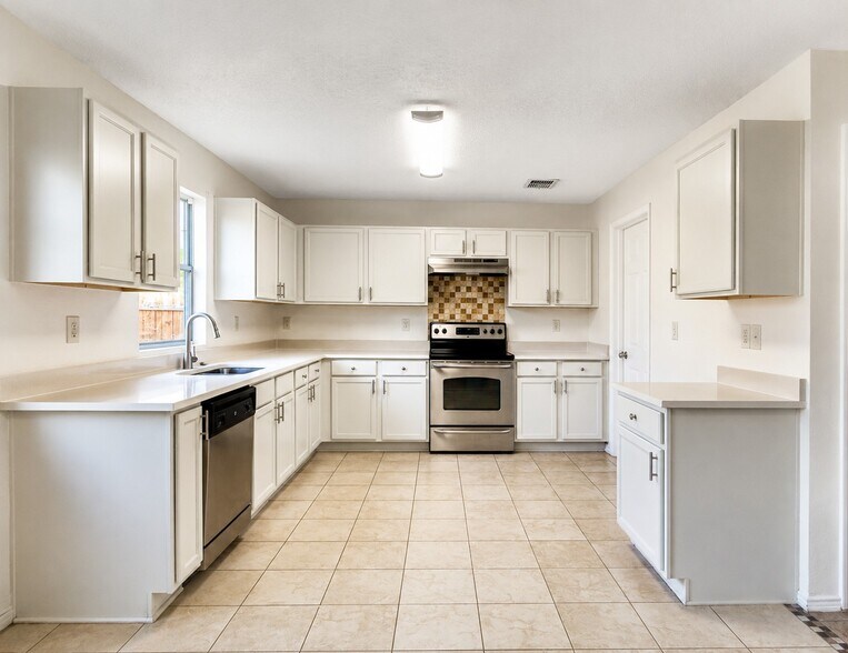 Building Photo - 3608 Willow Creek Trl