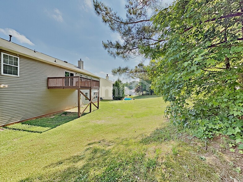 Building Photo - 78 Red Maple Way