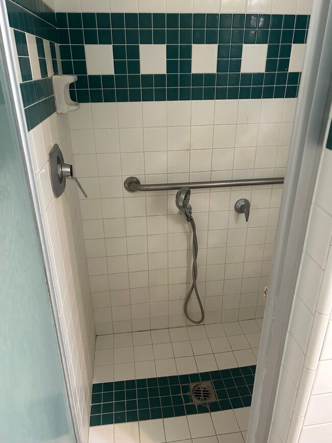 Building Photo - 7704 Lotus Cir