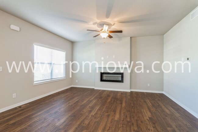 Building Photo - PRAIRIE TRAIL HOME!! 4 Bedroom, 3 Bathroom in Ankeny