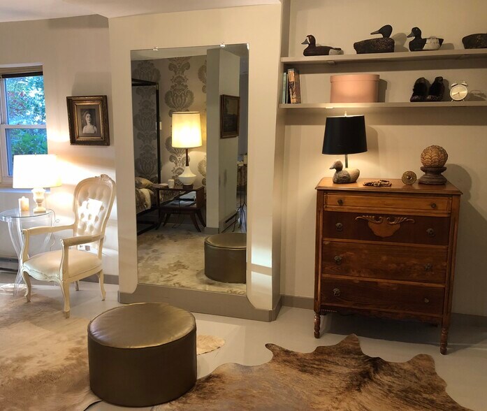 Dressing Area - 388 Eichybush Rd