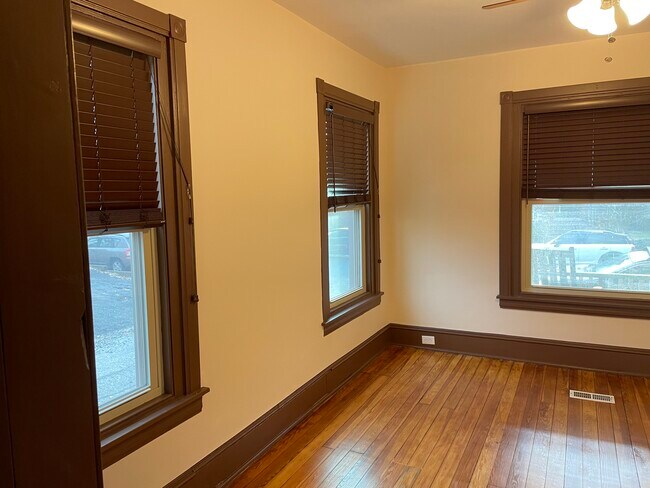 Main Bedroom - 317 W Barnard St