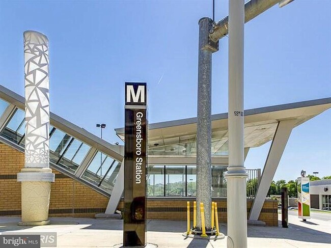 Building Photo - 308 Old Court House Rd NE