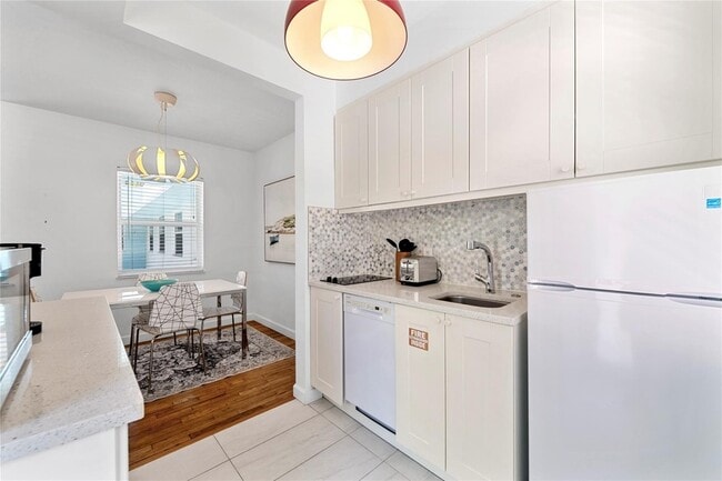 Building Photo - 3015 Seville St