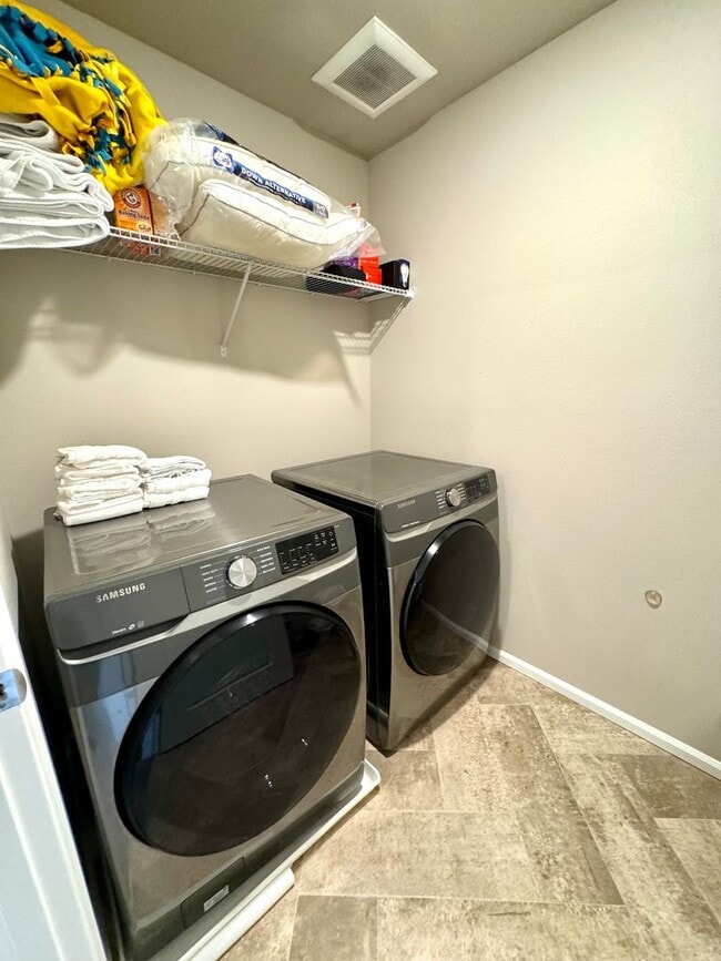 Building Photo - Charming 3-Bedroom Home in DuPont, WA