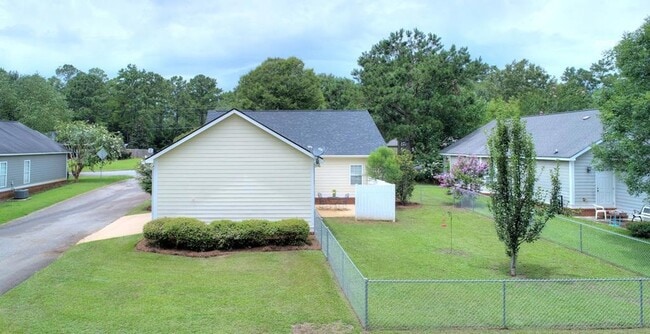 Building Photo - 1900 Sussex Ct