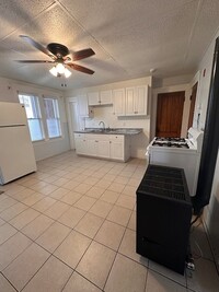 Building Photo - 11 Dupont St