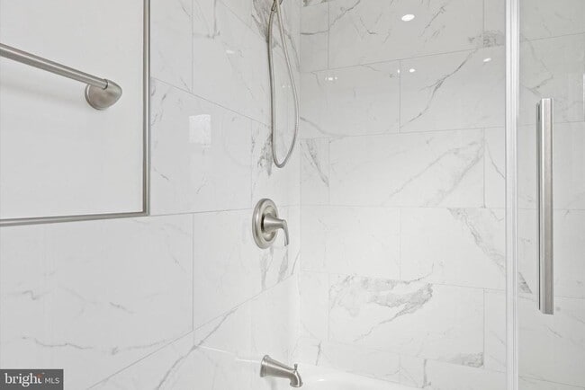 Building Photo - 507 Bradley Ct