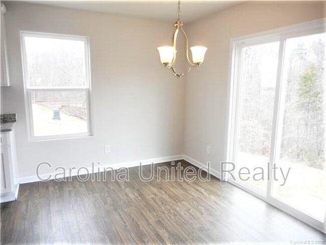 Building Photo - 2101 Talbert Ct