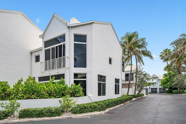 Building Photo - 2115 S Ocean Blvd