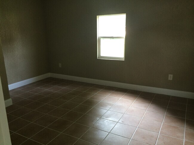 Building Photo - 313 Todds Ferry Rd