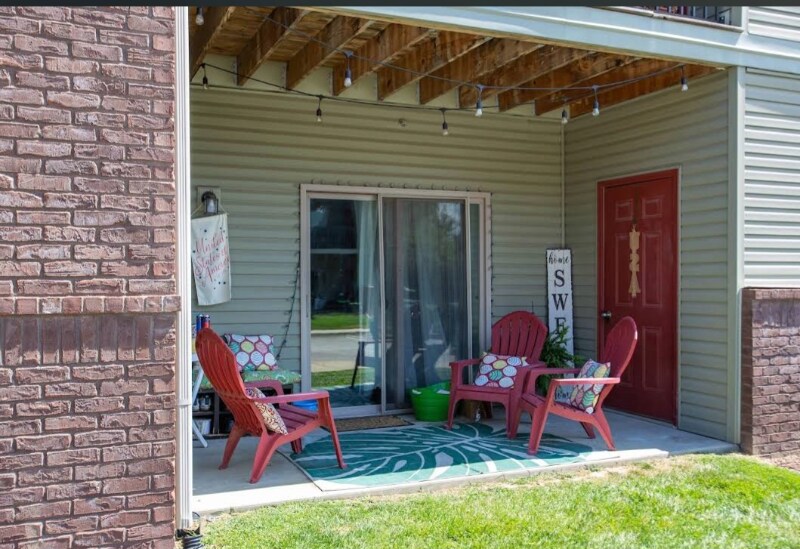 Building Photo - 708 Academy Dr