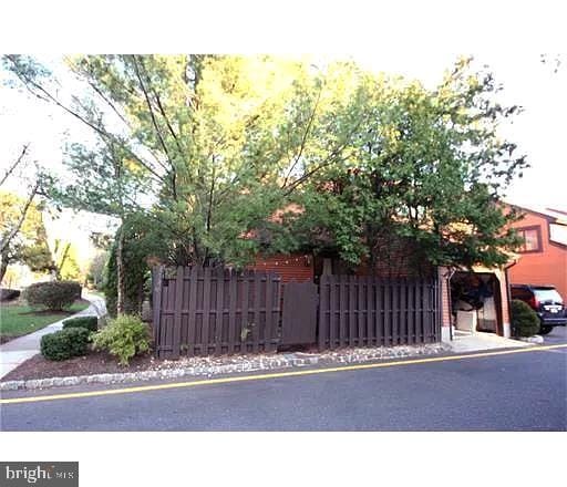 Building Photo - 24 Riverbend Dr