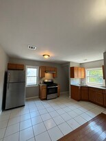 Building Photo - 853 S 12th St