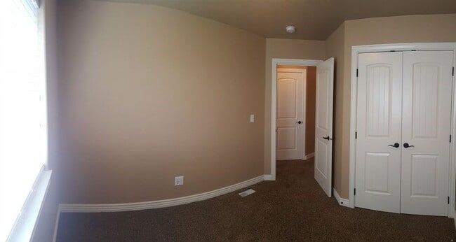 Building Photo - Comfort & Convenience in The Meadows – 3 B...