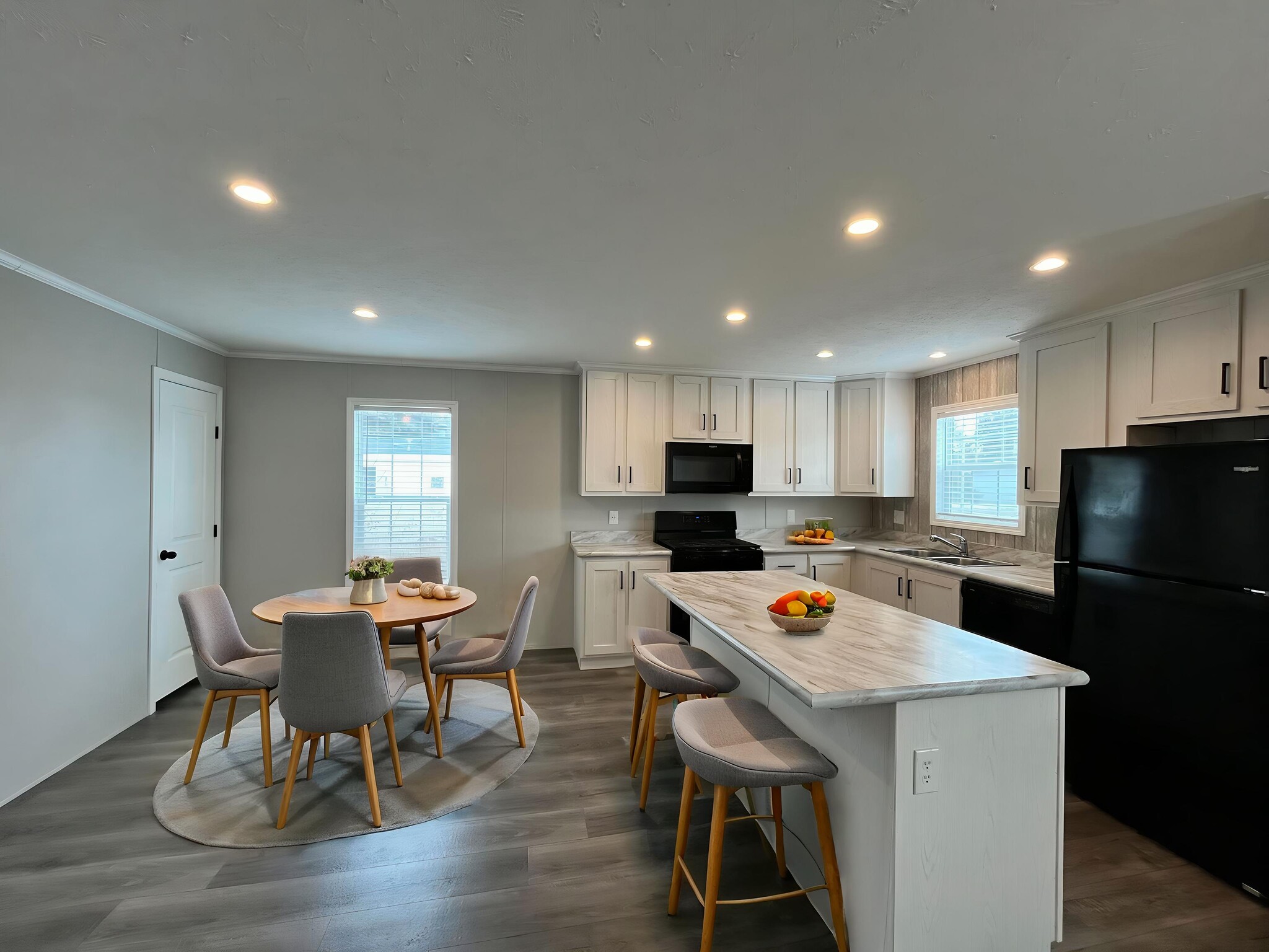 Building Photo - 1400 Georgia St