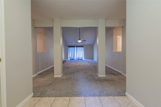 Building Photo - 3322 Larkwood Ln