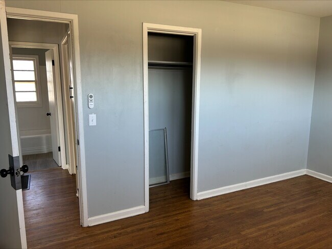 Upstairs Front Bedroom - 1308 E Catalina St