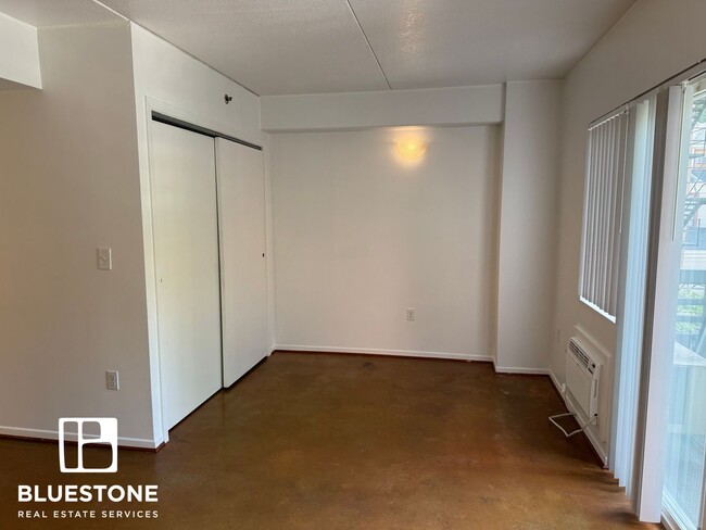 Interior Photo - West Park Place
