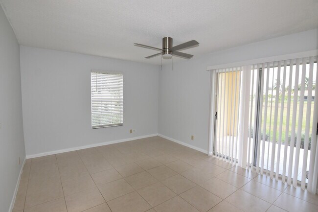 Building Photo - 6300 La Costa Dr