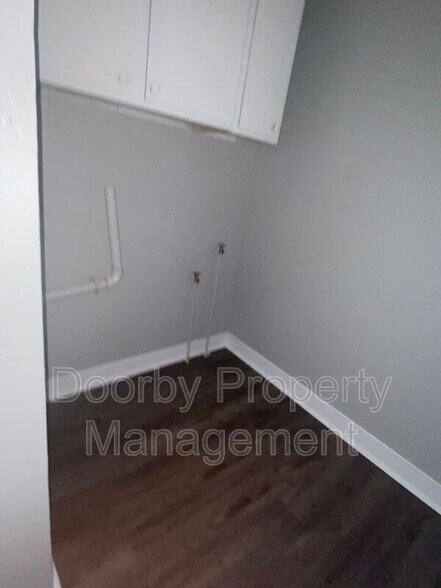 Building Photo - 2700 N Orchard Knob Ave